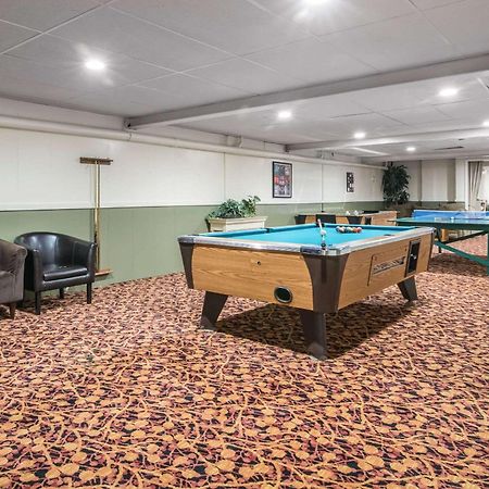 Tiltonlodge Inn & Suites Екстериор снимка