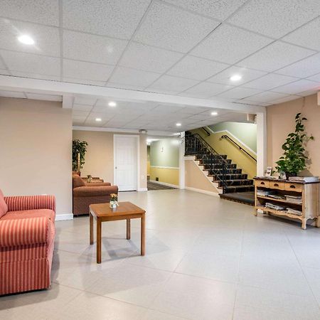 Tiltonlodge Inn & Suites Екстериор снимка