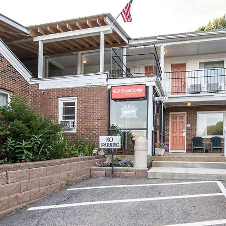 Tiltonlodge Inn & Suites Екстериор снимка