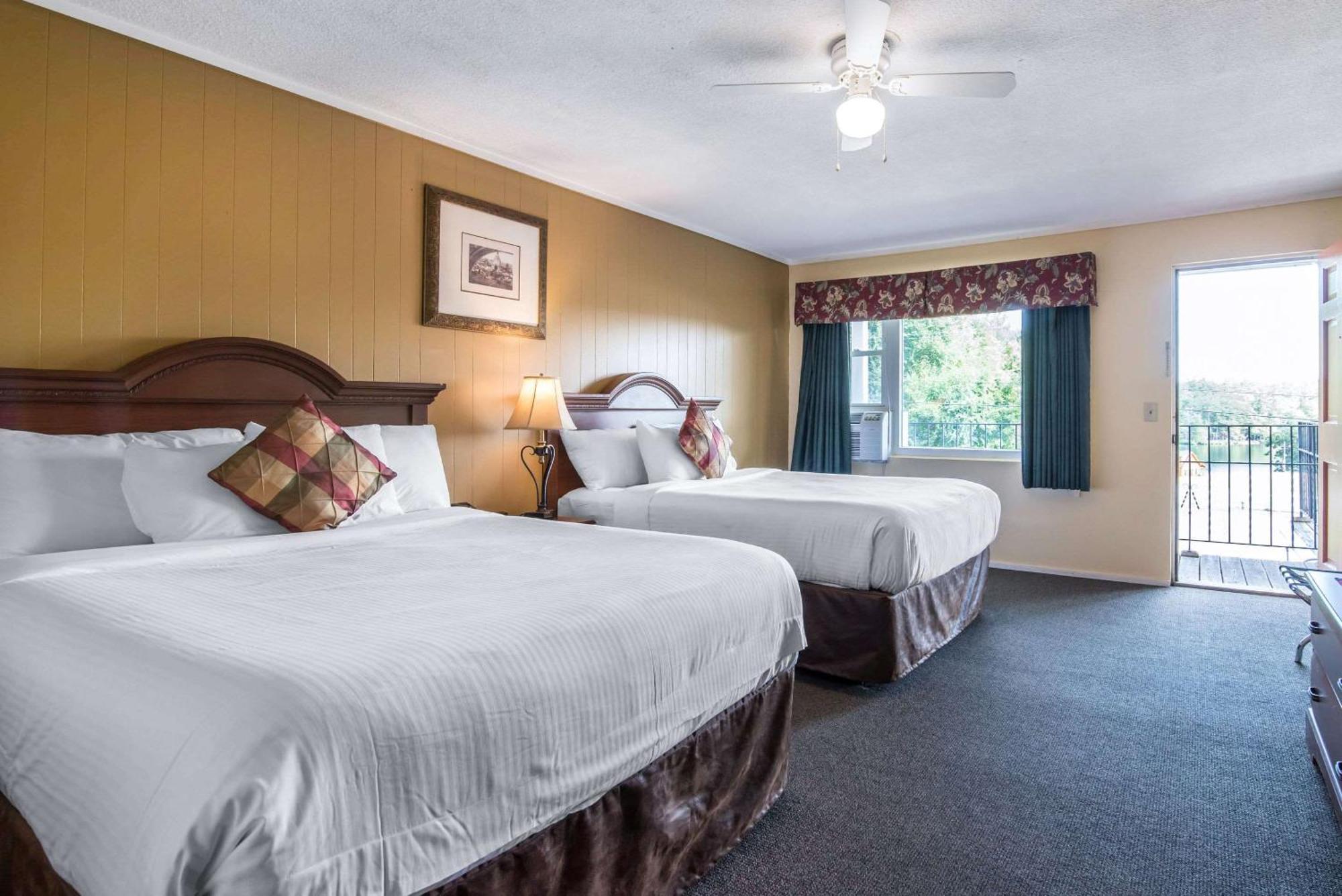 Tiltonlodge Inn & Suites Екстериор снимка