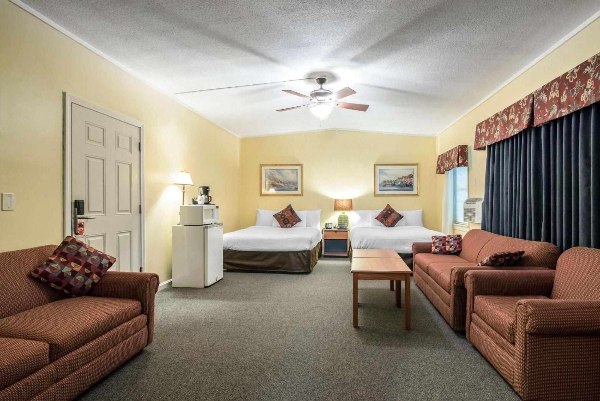 Tiltonlodge Inn & Suites Екстериор снимка