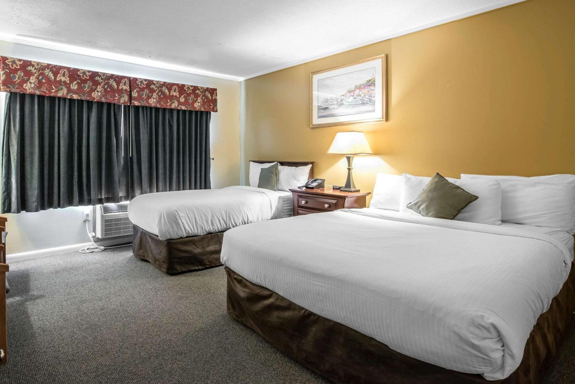 Tiltonlodge Inn & Suites Екстериор снимка